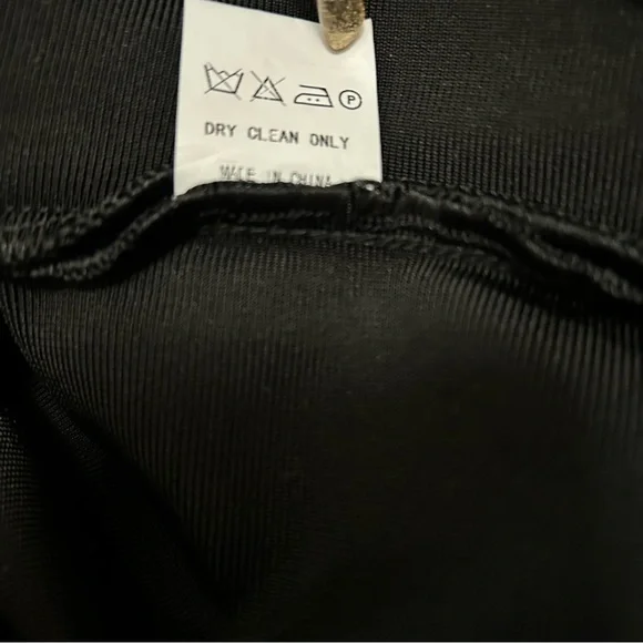 Miss Circle Elegant Black Off-Shoulder Corset Dress - Picture 14 of 16